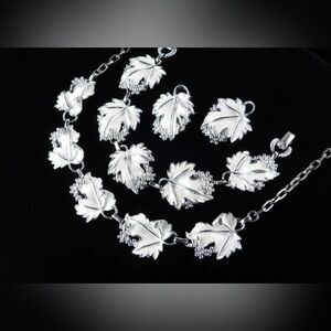 Sarah Coventry Enamel Whispering Leaves Necklace Bracelet Earrings Parure Set